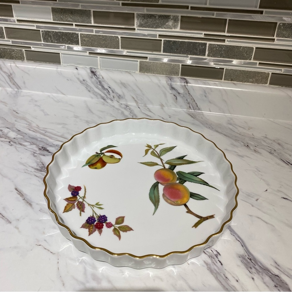 Vintage Royal Worcester Evesham oven to tableware pie / flan dish